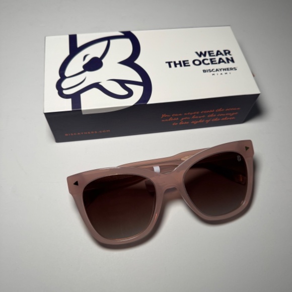 Biscayners Miami Sunglasses Rose Pink Stylish Trendy Modern NWT